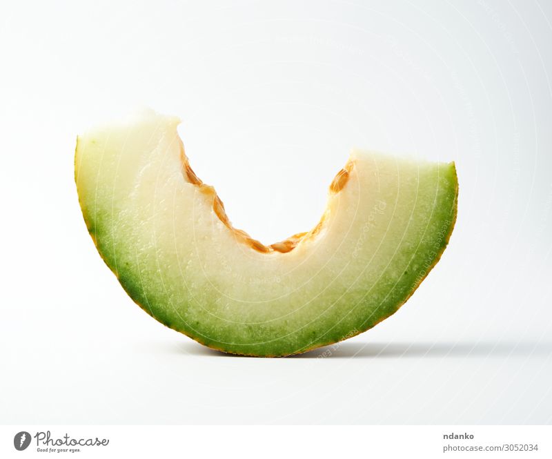 Stück reife Melone mit Samen Gemüse Frucht Dessert Ernährung Vegetarische Ernährung Diät Sommer Natur Pflanze frisch natürlich saftig gelb grün weiß Kantalupe