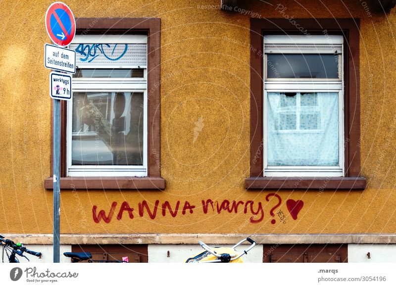 Antrag Freiburg im Breisgau Fassade Fenster Schriftzeichen Graffiti Herz Zusammensein Romantik Liebe Hochzeit Heiratsantrag Fragen Stadt Liebesbekundung