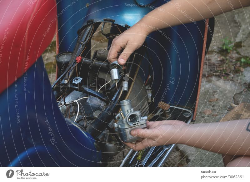 roller reparieren mit | fingerspitzengefühl Technik & Technologie Motor Roller Kleinmotorrad Mechanik Reparatur Intuition Verkehr Fahrzeug warten