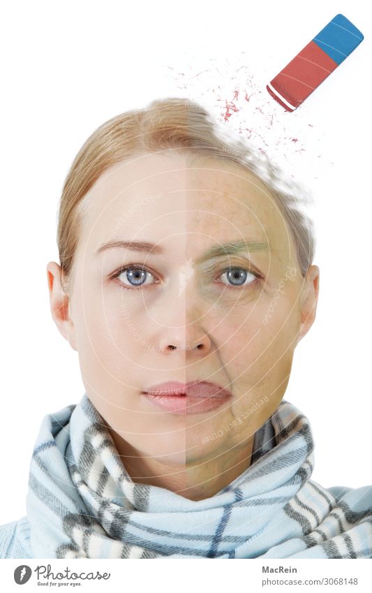 Alzheimer-Demenz Frau Erwachsene Weiblicher Senior Großmutter alt trocken Porträt Radiergummi Hautfalten Krankheit blond Junge Frau Farbfoto Studioaufnahme