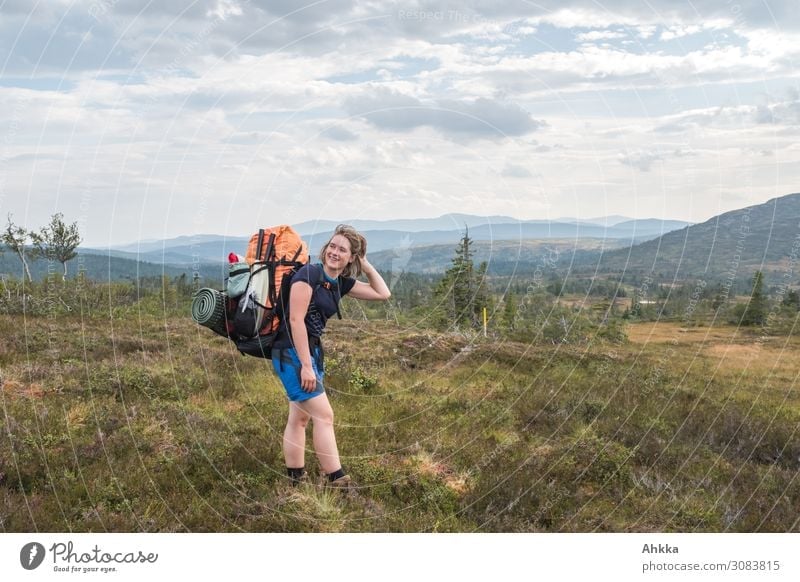 XX wandern Junge Frau Urlaub Moor Skandinavien