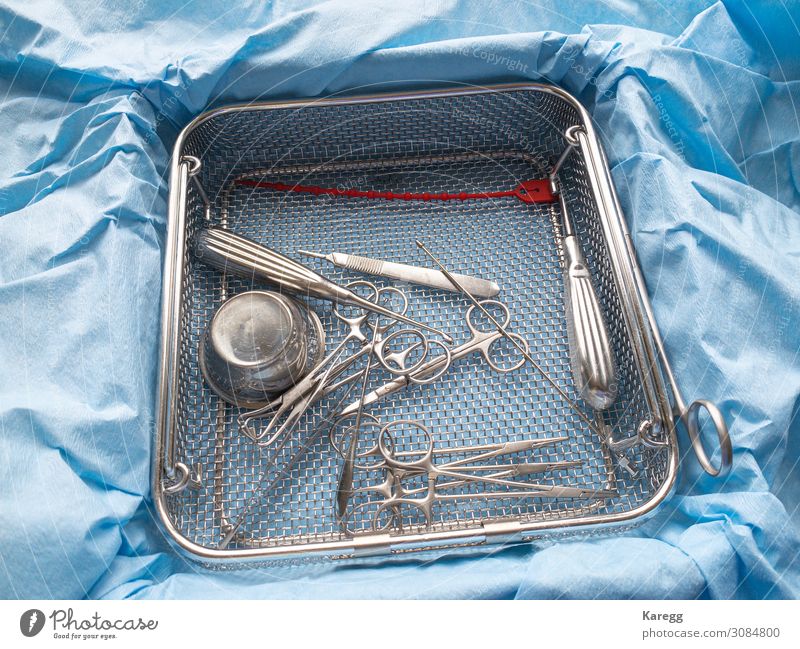 various surgical instruments Krankenhaus Werkzeug Schere gebrauchen Reinigen health Operation tweezers surgeon medical medicine steril procedure table surgery