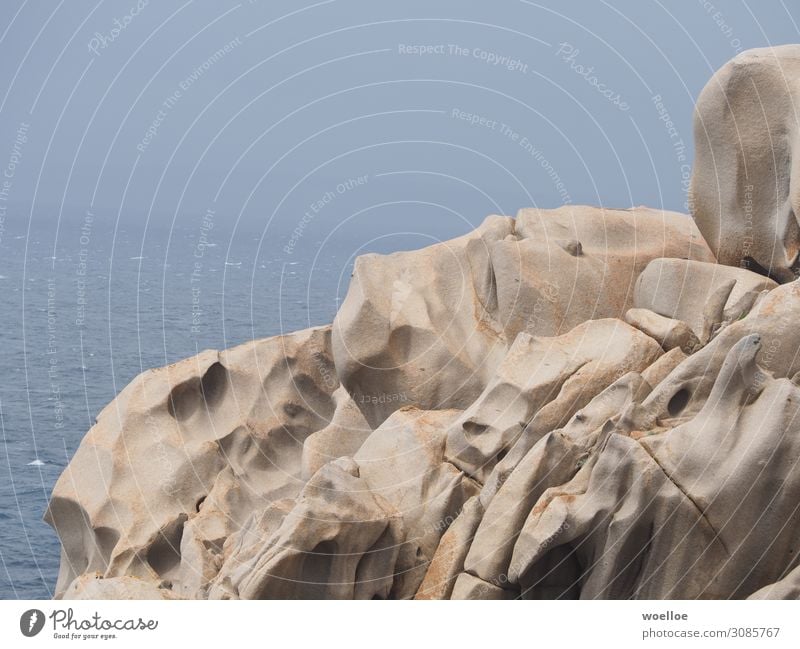 Capo Testa Felsen Meer Mittelmeer Insel Italien Sardinien Europa blau braun grau Farbfoto Gedeckte Farben Außenaufnahme Menschenleer Textfreiraum links
