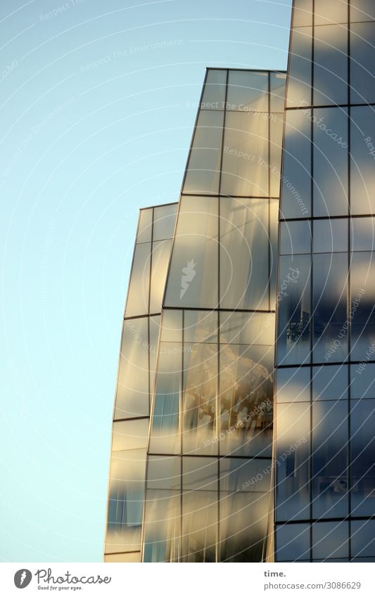 Luftnummer Architektur Bauwerl Fenster Glas Himmel Spiegelung Reflexion urban Großstadt Gebäude Reichtum Fassade Sonnenlicht