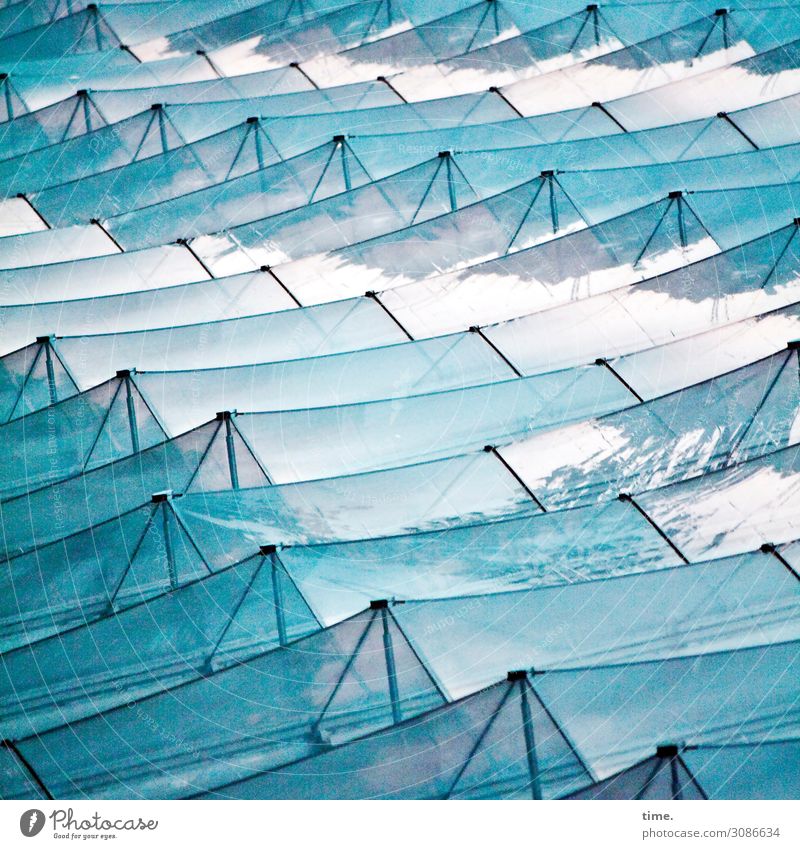Glaswellen Kunst Kunstwerk Hamburg Bauwerk Architektur Fassade Metall Linie Streifen Netzwerk ästhetisch außergewöhnlich blau türkis Bewegung Design entdecken
