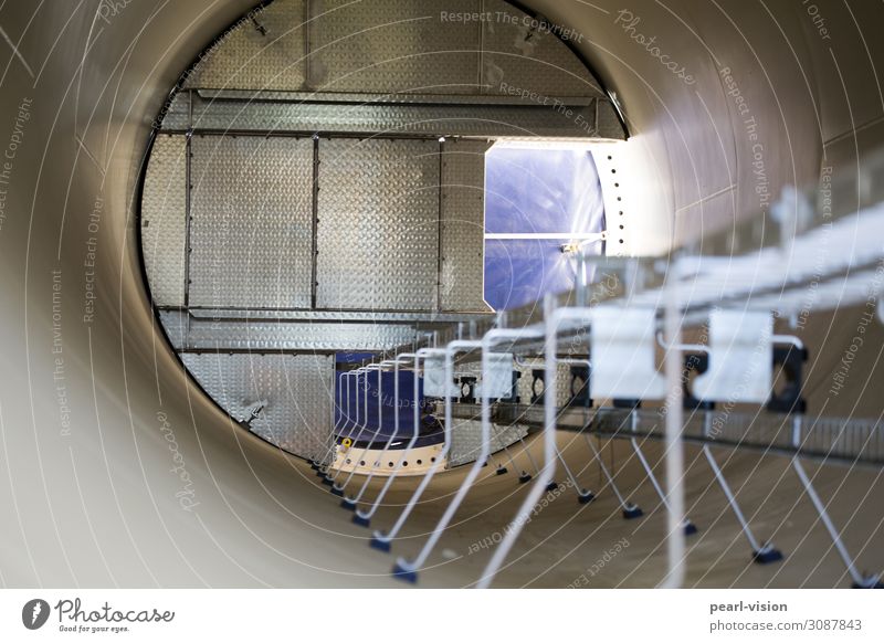 inside the tube Leitersprosse Technik & Technologie Fortschritt Zukunft Erneuerbare Energie Windkraftanlage kalt oben rund Farbfoto Außenaufnahme Tag