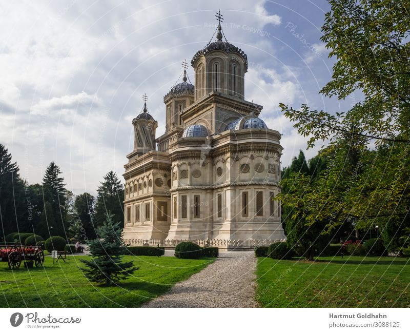 Das Kloster von Curtea de Arges in Rumänien. Ferien & Urlaub & Reisen Tourismus Sightseeing Architektur Himmel Sommer Park Europa Kirche Gebäude