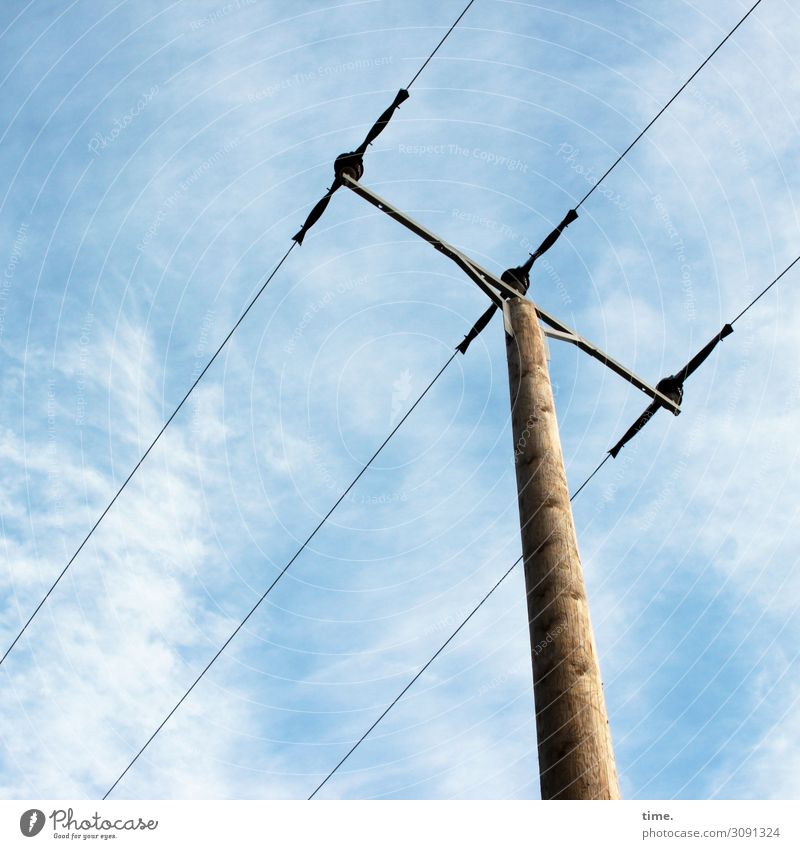 Halswirbelsäulentraining (XV) Technik & Technologie Energiewirtschaft Strommast Leitung Oberleitung Elektrizität diagonal Himmel Wolken Schönes Wetter Holz