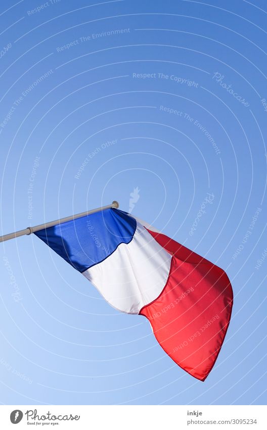Frankreich Flagge Wolkenloser Himmel Schönes Wetter Fahne blau rot weiß Politik & Staat wehen Sauberkeit Farbfoto Außenaufnahme Nahaufnahme Menschenleer