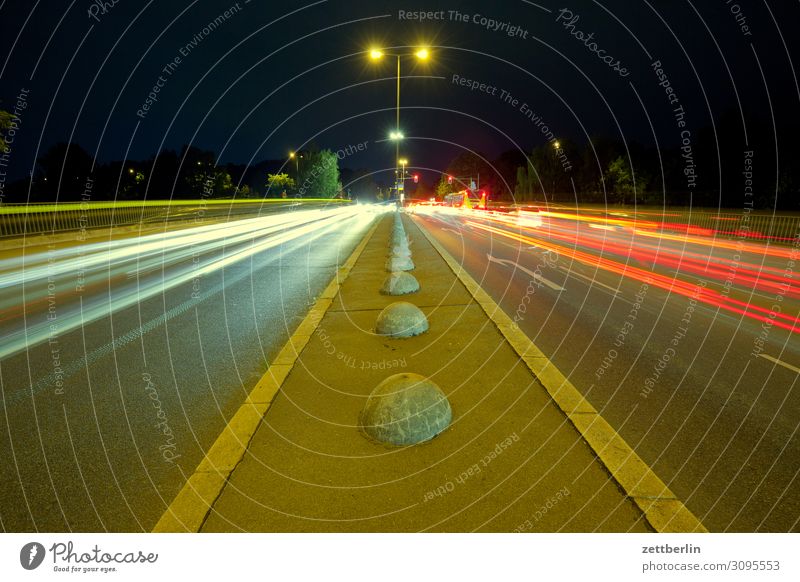 General-Ganeval-Brücke Bewegung mehrfarbig Dynamik Phantasie Straßenkreuzung Licht Lichtspiel Leuchtspur Lichtmalerei Lightshow Linie Berufsverkehr Rücklicht