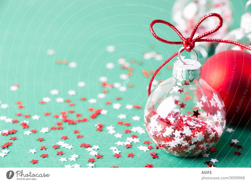 Weihnachtshintergrund mit transparenten Kugeln Winter Dekoration & Verzierung Feste & Feiern Weihnachten & Advent Ball Menschengruppe Ornament glänzend grün rot