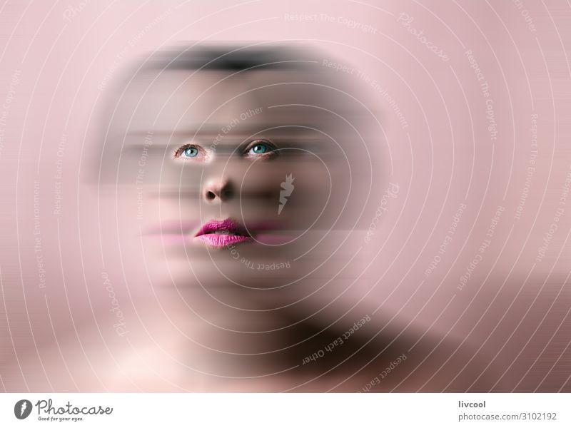Schönheit in Rosa-Tönen, defokussiert Lifestyle schön Gesicht Erholung Mensch feminin Frau Erwachsene Weiblicher Senior Kopf Auge Nase Mund Lippen 1 45-60 Jahre