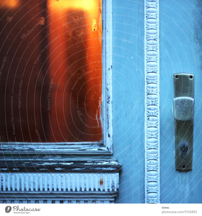 Entrees (XII) Häusliches Leben Wohnung Handwerk Haus Tür Griff Dekoration & Verzierung Holz Glas Linie Streifen eckig frisch kalt blau Senior ästhetisch