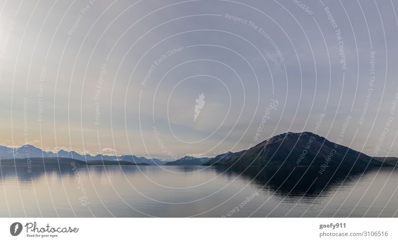 Norwegens bergige Küste Ferien & Urlaub & Reisen Tourismus Ausflug Abenteuer Ferne Freiheit Kreuzfahrt Expedition Natur Landschaft Wasser Himmel Wolken Horizont