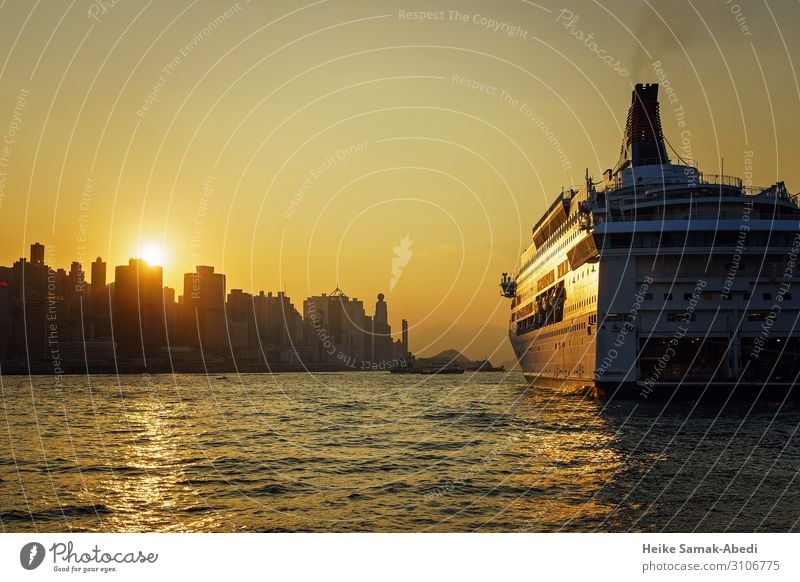 Sonnenuntergang mit Blick auf Hongkong Island Ferien & Urlaub & Reisen Tourismus Städtereise Kreuzfahrt Wasser Himmel Wellen Küste Meer Hauptstadt Hafenstadt