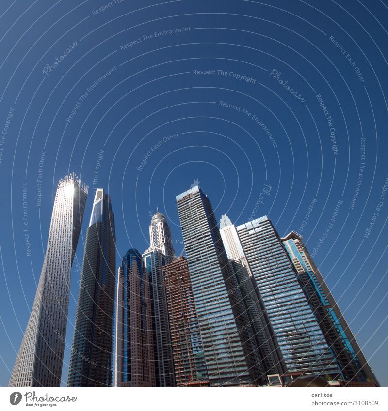 Skyline verdreht .... Dubai Vereinigte Arabische Emirate Großstadt Hochhaus Architektur Bauboom Geld Wirtschaftswachstum gigantisch