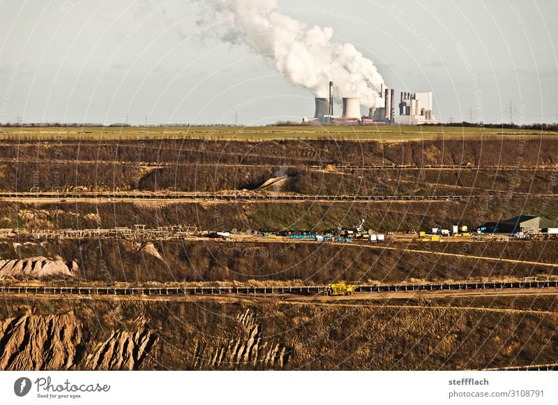 Am Rande des Abgrund Fabrik Energiewirtschaft Erneuerbare Energie Landschaft Erde Wolkenloser Himmel Feld Schlucht Garzweiler Braunkohlentagebau kaputt trist