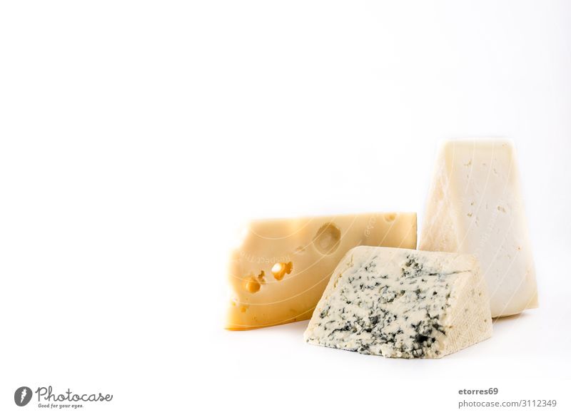 Verschiedene Käsesorten isoliert auf weißem Hintergrund Lebensmittel Gesunde Ernährung Foodfotografie Sortiment Französisch Franzosen Feinschmecker