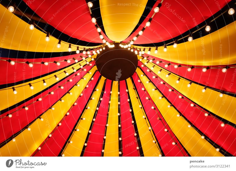 was für ein zirkus Dekoration & Verzierung Lampe Architektur Zirkus Fröhlichkeit hoch gelb rot Farbe Freizeit & Hobby Freude Kindheit Kultur Kunst Mittelpunkt