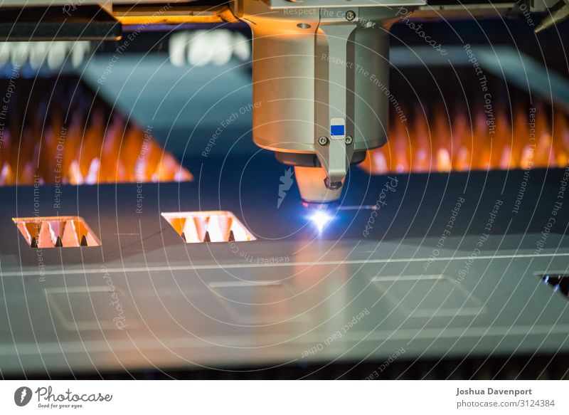 CNC-Laserschneider Fabrik Computer Maschine Technik & Technologie Roboter Metall Stahl heiß Sicherheit gefährlich Energie Genauigkeit Präzision cnc