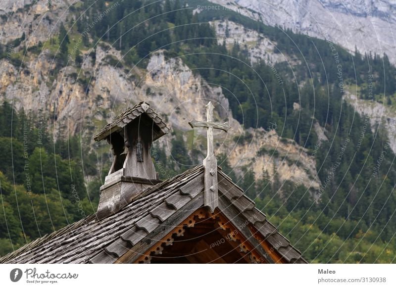 Kleine Holzkirche in den Alpen Religion & Glaube Kirche Natur Ferien & Urlaub & Reisen Reisefotografie Architektur Europa Österreich Hügel Landschaft