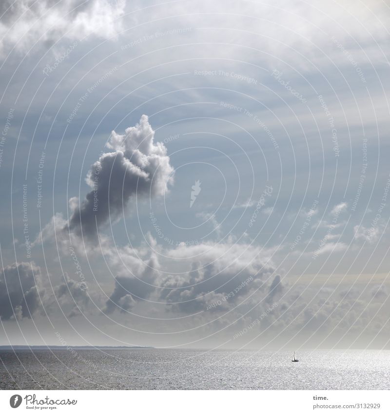 Freiheit & Sicherheit Umwelt Natur Luft Wasser Himmel Wolken Horizont Schönes Wetter Wellen Meer Ostsee Schifffahrt Bootsfahrt bedrohlich Unendlichkeit maritim