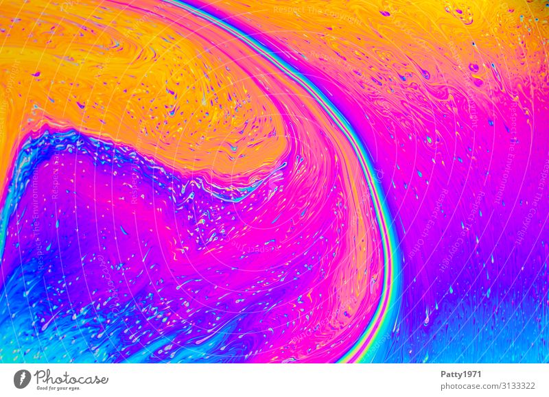 Interferenzfarben in einem Seifenfilm Wissenschaften Physik Oberflächenspannung Verwirbelung Seifenblase Flüssigkeit verrückt mehrfarbig Bewegung komplex