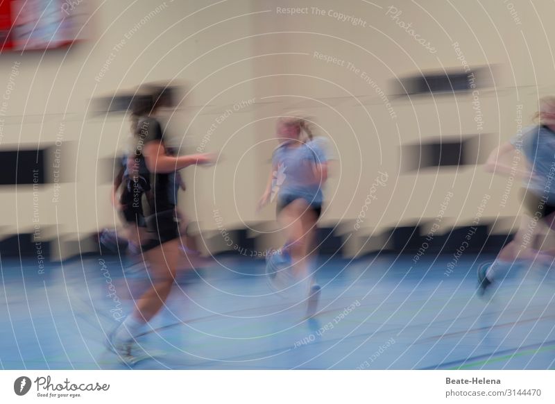 Thementag dynamisch: Frauen-Handball Sport Frauensport Ballsport Spielen Freizeit & Hobby Sportstätten Geschwindigkeit Sportveranstaltung Spielerinnen