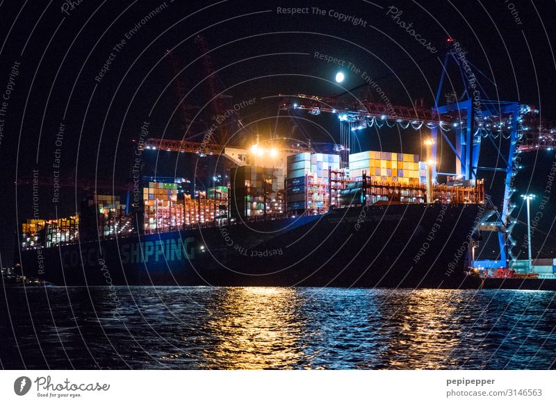 riesiges Containerschiff Arbeitsplatz Hafen Wirtschaft Güterverkehr & Logistik Maschine Technik & Technologie Nachthimmel Flussufer Hamburger Hafen Hafenstadt