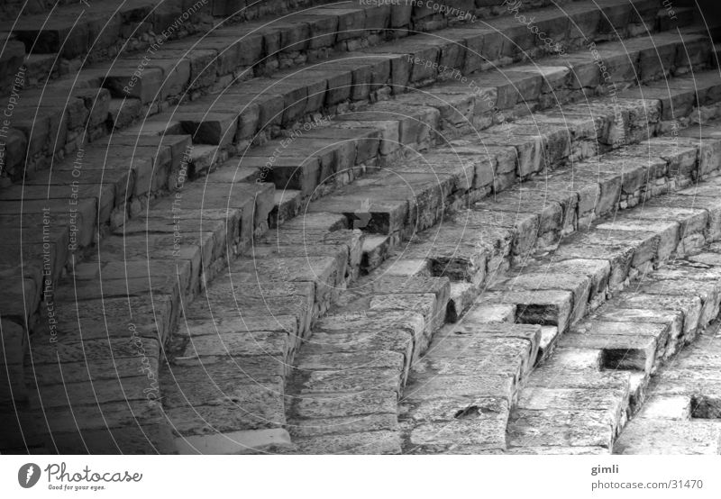 Theatergang Griechenland Zypern diagonal Architektur Schwarzweißfoto Stein Bogen Bildbearbeitung