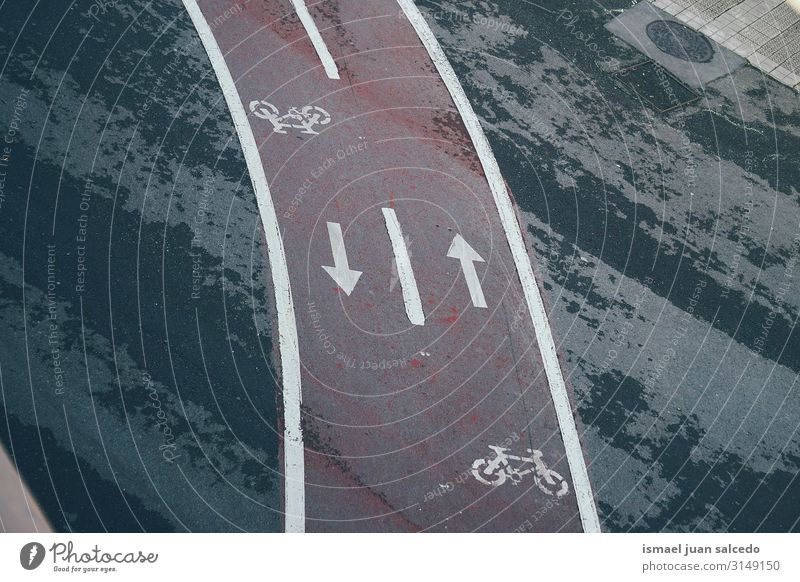 Fahrradschild auf der Straße Verkehrsgebot Zyklus Signal Hinweisschild Großstadt Verkehrsschild Zeichen Symbole & Metaphern Weg Vorsicht Beratung Sicherheit