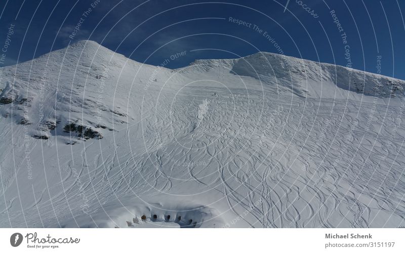 Schneepiste in den Allgäuer Alpen Skifahren wandern Freiheit Winter Winterurlaub Berge u. Gebirge Sport Wintersport Klettern Bergsteigen Natur Sonnenlicht