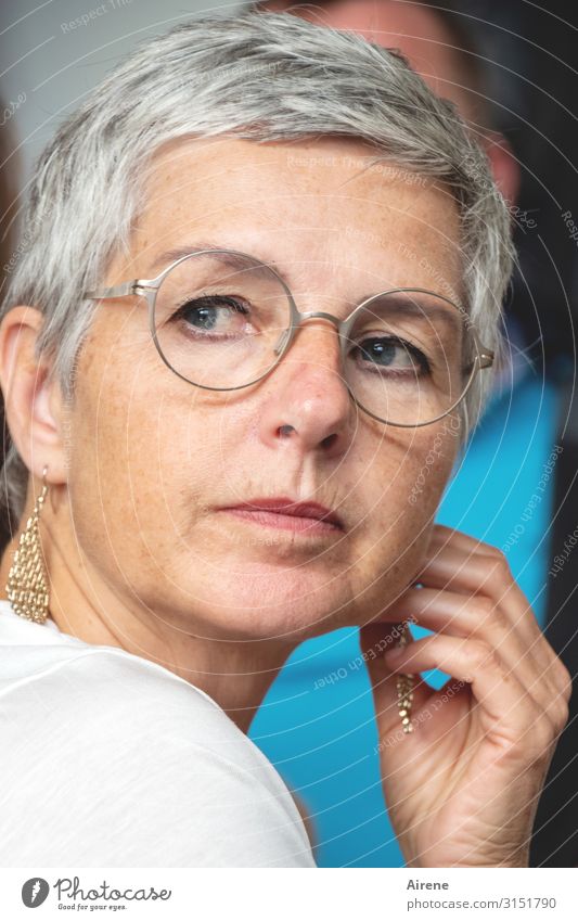 gedankenverloren | UT Hamburg Frau Erwachsene Kopf Gesicht 1 Mensch 45-60 Jahre Ohrringe Brille Denken Erfolg schön positiv seriös Gelassenheit ruhig