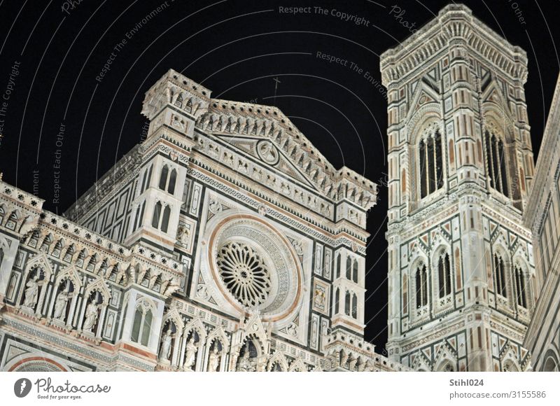 Kathedrale Santa Maria del Fiore in Florenz Tourismus Sightseeing Städtereise Architektur Italien Stadt Altstadt Menschenleer Dom Platz Kirchturm