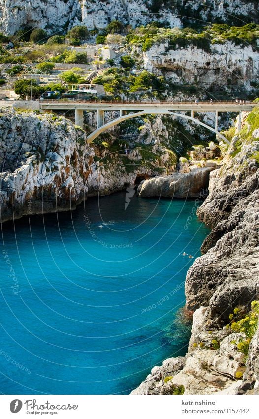 Blick über die Ciolobrücke schön Ferien & Urlaub & Reisen Meer Natur Landschaft Küste Brücke Architektur hell blau ciolo Apulien Klippe panoramisch Ausflugsziel