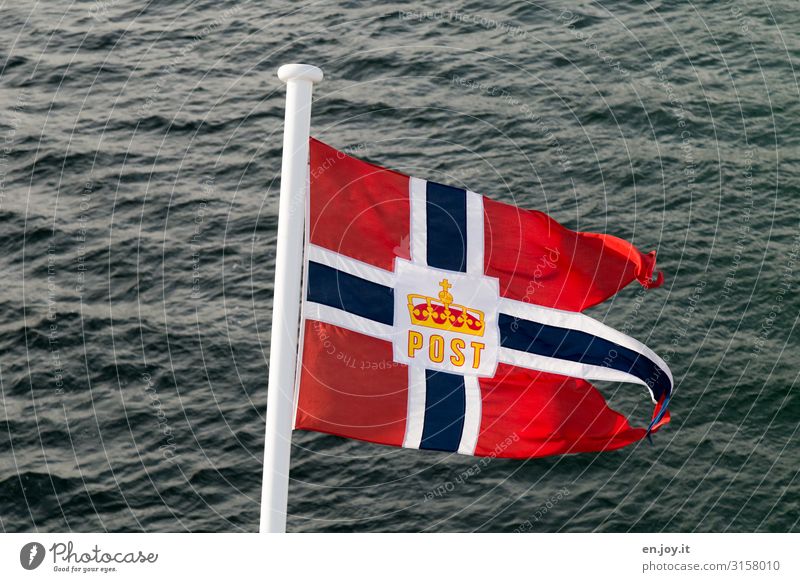 Sie haben Post Ferien & Urlaub & Reisen Kreuzfahrt Meer Norwegen Lofoten Skandinavien Schifffahrt Passagierschiff Kreuzfahrtschiff Fahne Abenteuer Erholung