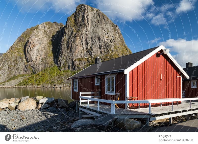 wohlfühlen Ferien & Urlaub & Reisen Freiheit Natur Landschaft Himmel Sonnenlicht Schönes Wetter Felsen Berge u. Gebirge Fjord Reinefjorden Hamnöy Norwegen