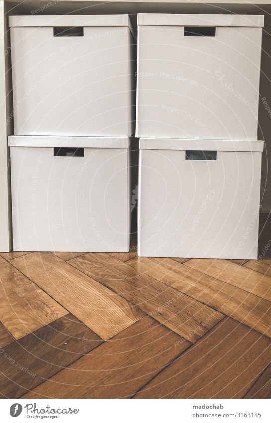 Verpackt - gestapelte Kartons Aufbewahrung Ordnung Lifestyle Häusliches Leben Wohnung Innenarchitektur Sauberkeit weiß Schutz achtsam diszipliniert