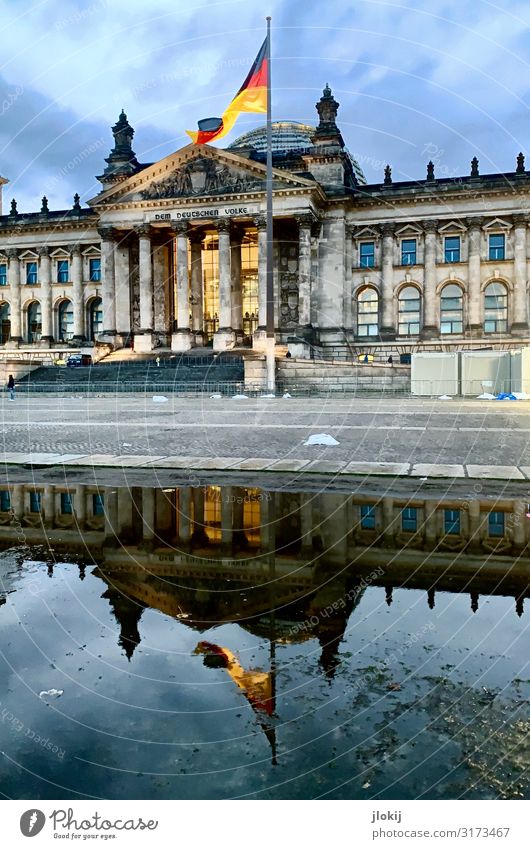 Bundestag² Wasser Pfütze Berlin Hauptstadt Stadtzentrum Bauwerk Architektur Sehenswürdigkeit Wahrzeichen Deutscher Bundestag Macht Ordnung Politik & Staat