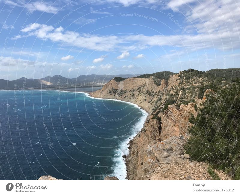 Ibiza Landschaft Ferien & Urlaub & Reisen Freiheit Sommer Sommerurlaub Sonne Strand Meer Insel Wellen wandern Umwelt Natur Sand Wasser Wolken Frühling