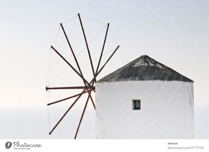 windmill harmonisch Ausflug Kunstwerk Griechenland Santorin Dorf Sehenswürdigkeit Wahrzeichen Denkmal Windmühle Mühle dick historisch weiß Romantik Sehnsucht