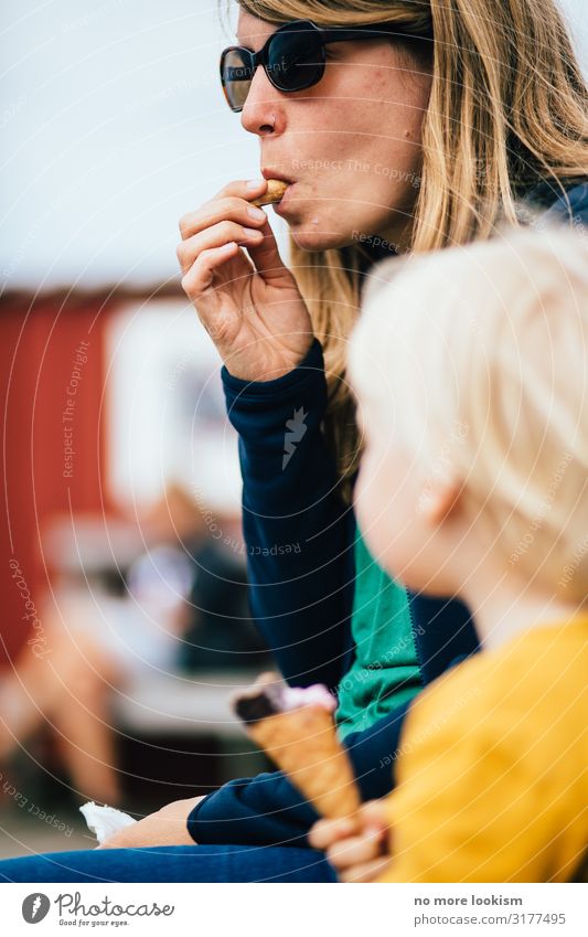 you scream, i scream, we all scream for ice cream Dessert Speiseeis Süßwaren Ernährung Essen Mutter Erwachsene Familie & Verwandtschaft Kindheit Leben Frühling