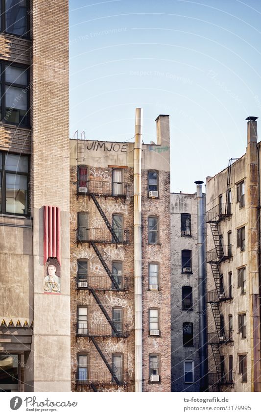 Fensterln- und Feuerleiterln in Manhattan Sightseeing Städtereise Leiter New York City Bronx Stadt Stadtzentrum Skyline Haus Hochhaus Bauwerk Gebäude