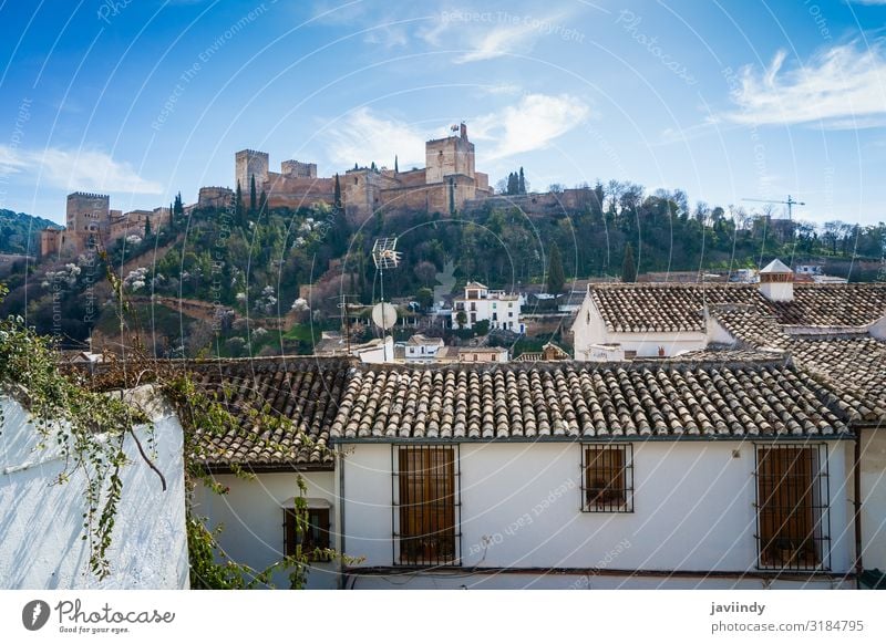 Blick auf die Alhambra von Granada vom Albaicin aus schön Ferien & Urlaub & Reisen Tourismus Berge u. Gebirge Kultur Landschaft Himmel Wolken Palast