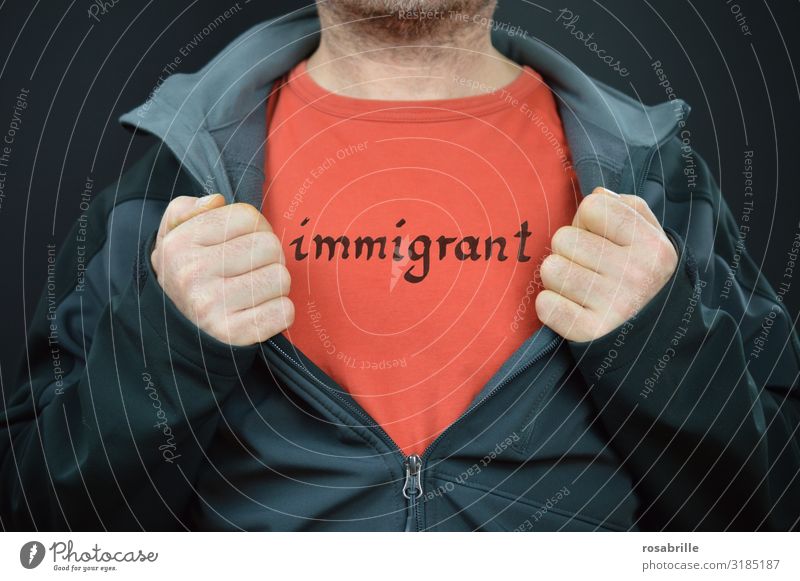 Immigrant | verloren Mensch maskulin Mann Erwachsene Brust Hand 1 T-Shirt Jacke außergewöhnlich rot Mut Akzeptanz Gastfreundschaft Solidarität Politik & Staat