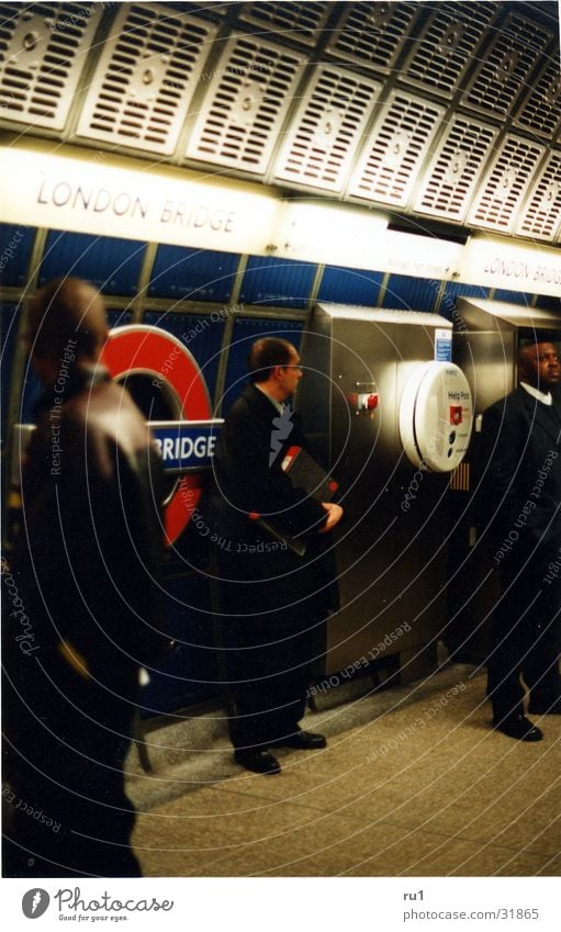 Working Londoner Mann London Underground Arbeit & Erwerbstätigkeit Mensch Waeten Business Geschäftsmann