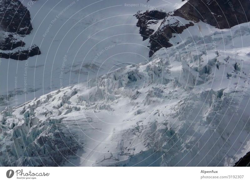 Crushed Ice Felsen Alpen Berge u. Gebirge Monte Rosa Gletscher Coolness Angst Todesangst Höhenangst gefährlich Respekt Abenteuer Ewigkeit Klima Risiko