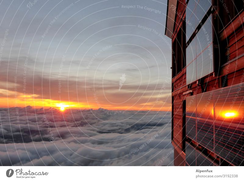 300 ! Haus über den Wolken Erneuerbare Energie Sonnenenergie Horizont Klima Klimawandel Alpen Berge u. Gebirge Freude Glück Zufriedenheit Lebensfreude