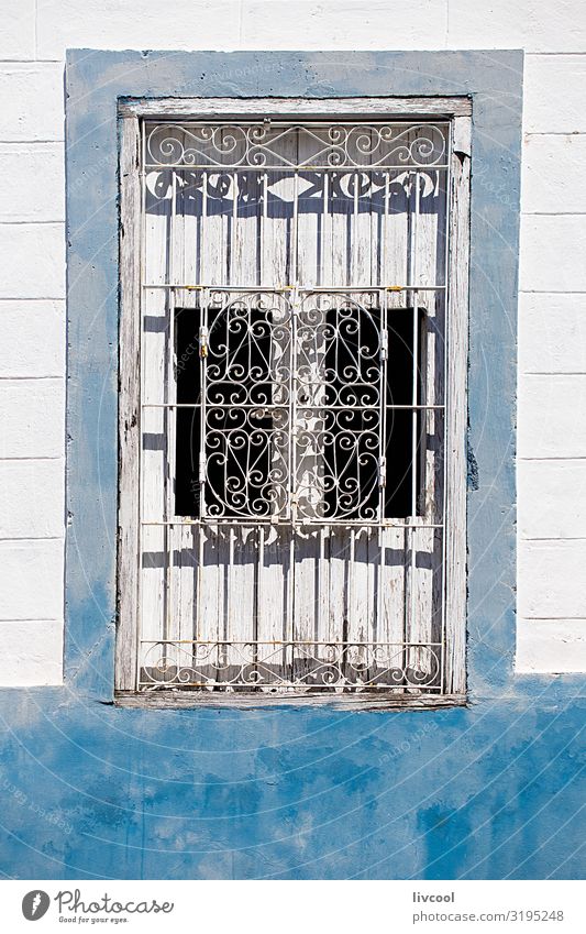 weißes fenster auf blauer wand , santiago de cuba - kuba Lifestyle Stil Leben Ferien & Urlaub & Reisen Tourismus Ausflug Insel Haus Dekoration & Verzierung