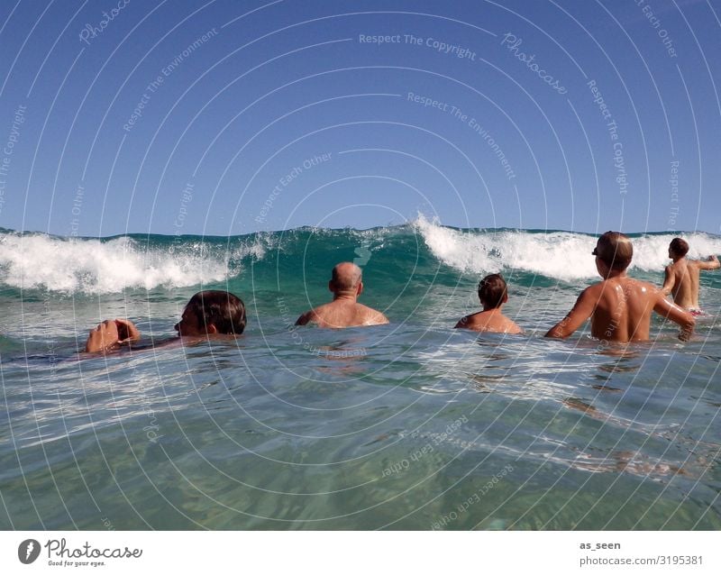 Warten auf die Welle Schwimmen & Baden Ferien & Urlaub & Reisen Sommer Sommerurlaub Sonne Meer Wellen Mensch Körper 5 Menschengruppe Umwelt Natur Wasser